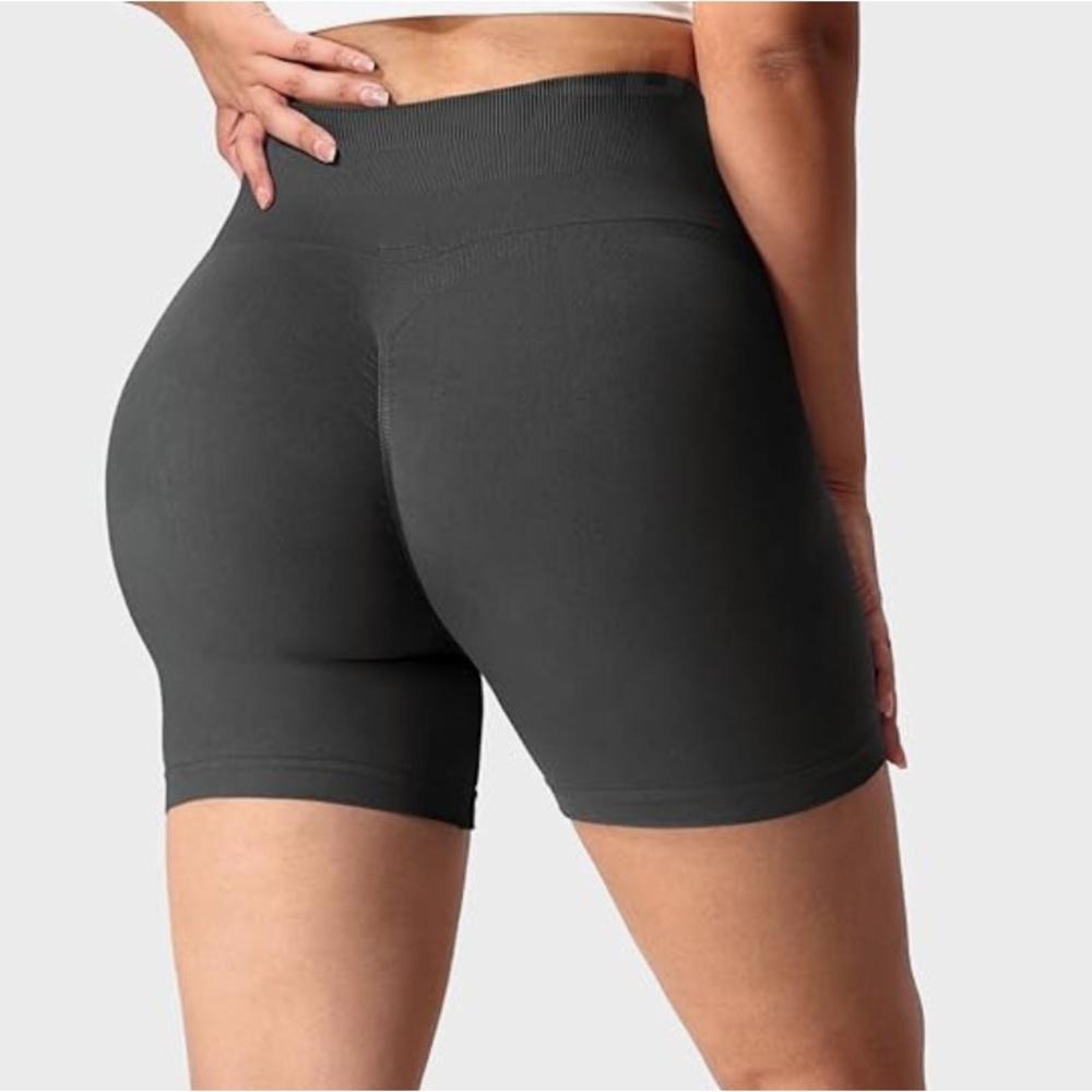 YEOREO women seamless scrunch workout shorts